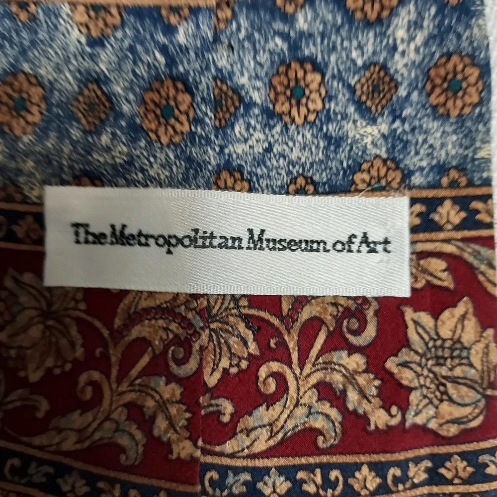 Metropolitan Museum of Art‎ Silk Tie Floral Burgundy Blue Mens Necktie